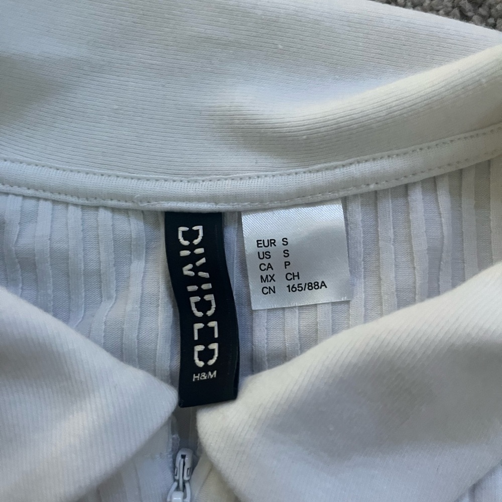 H&M White Ribbed Collared Crop Top - Picture 2 of 2